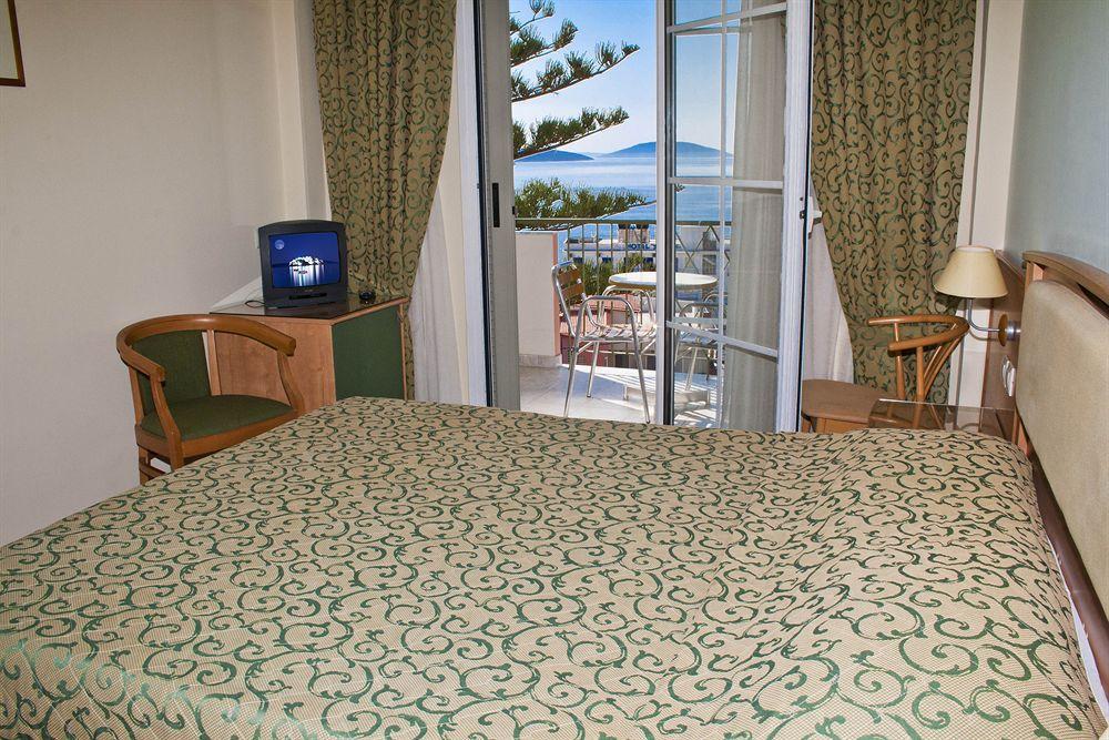 Holidays Hotel Tolón