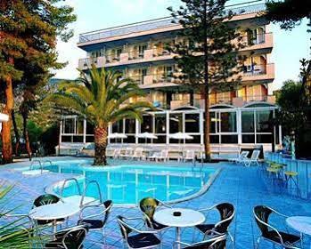 Hotel Holidays