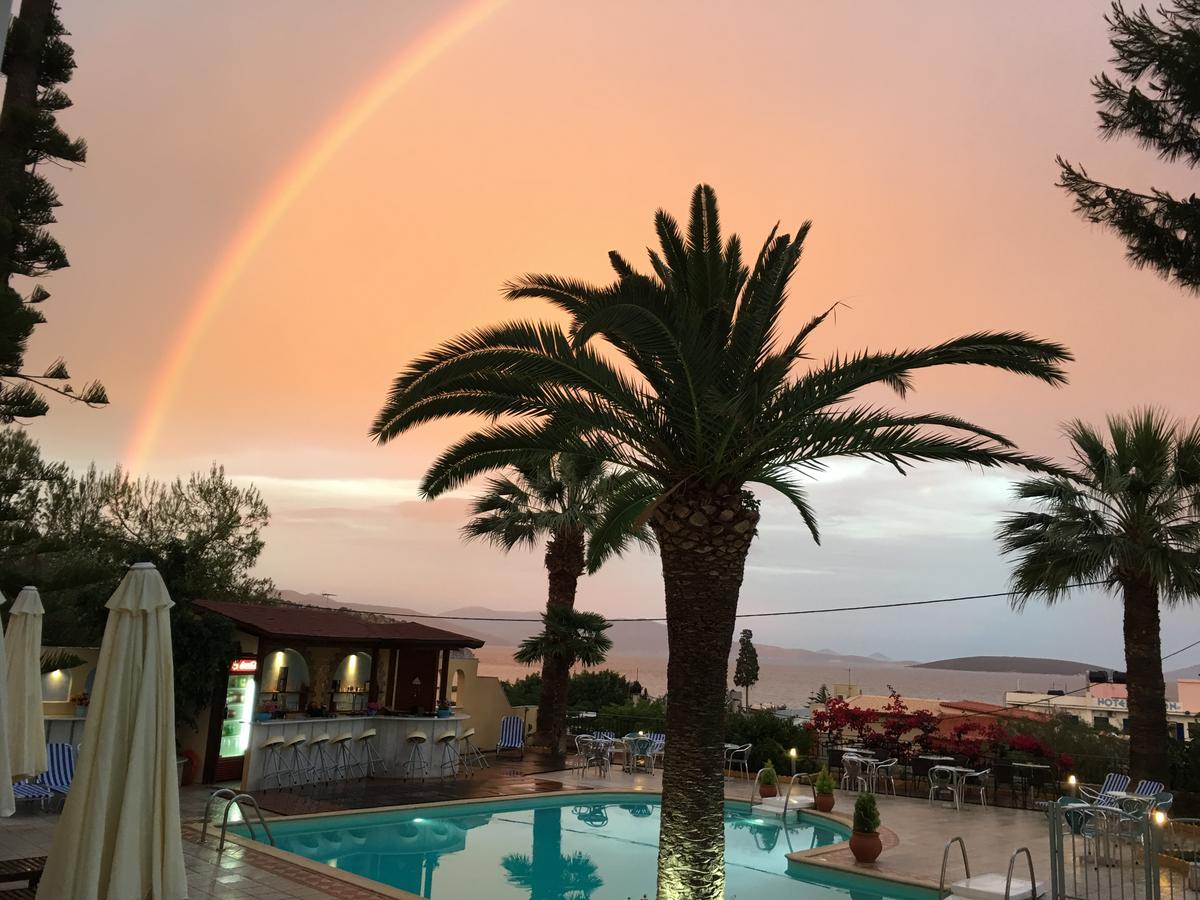 Holidays Hotel 4*