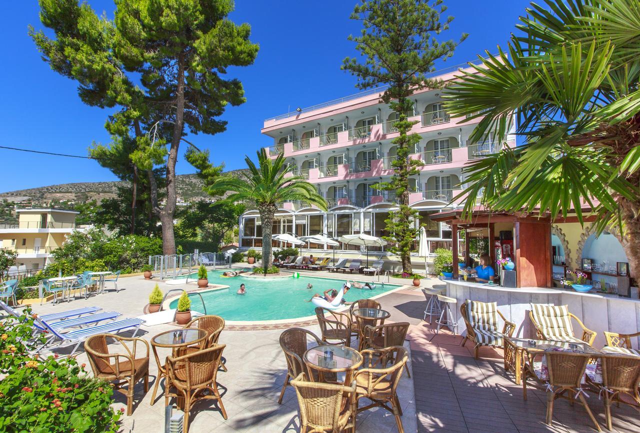 Hotel Holidays 4*