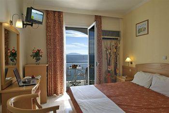 Hotel Holidays 4*